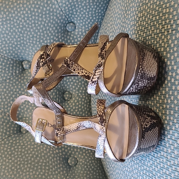 Shoes - Picture 4 of 7